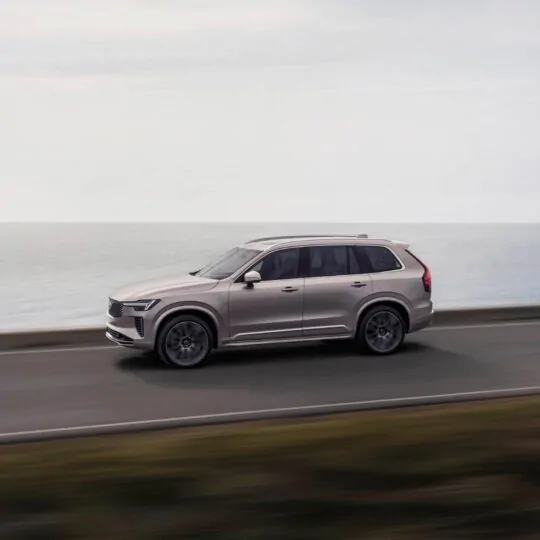 NEW XC90 Mobile 1080x1080-07