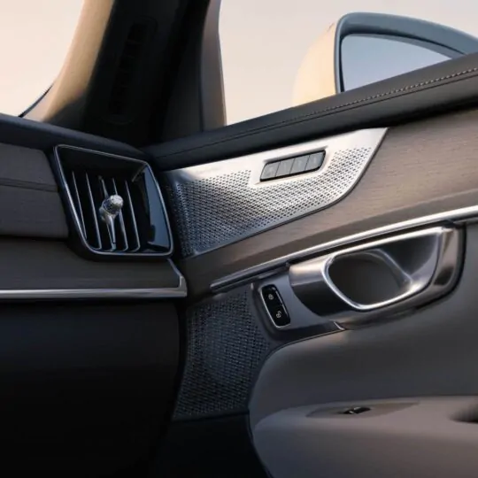 NEW XC90 Mobile 1080x1080-13