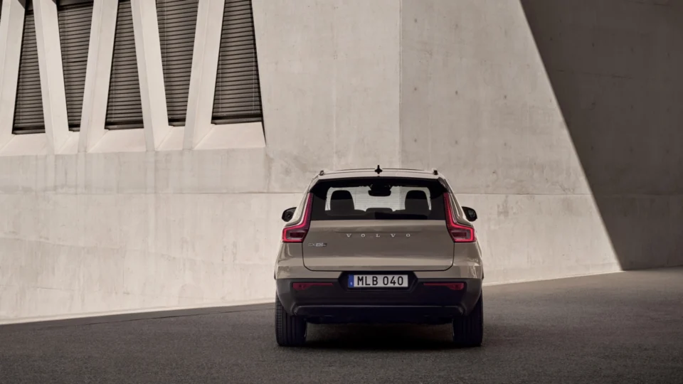 ex40-electric-gallery-3-16x9