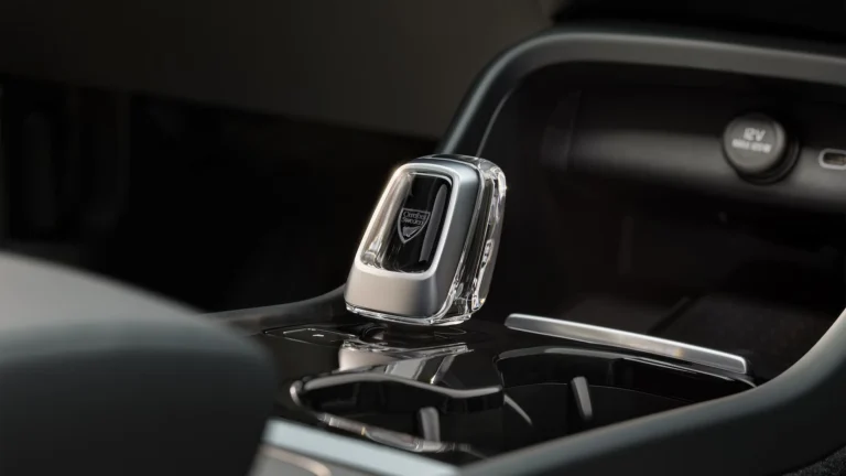 ex40-electric-interior-gallery-5-16x9